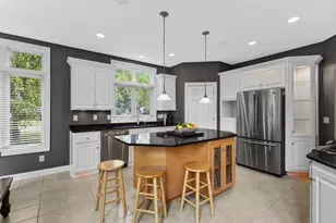 236 E Thornbrook Ln, Appleton, WI 54913 - Photo 11