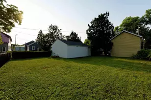 115 E Irving Ave, Oshkosh, WI 54901 - Photo 25