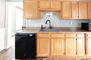 115 E Irving Ave, Oshkosh, WI 54901 - Photo 9