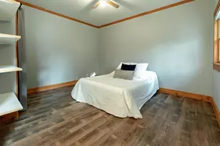115 E Irving Ave, Oshkosh, WI 54901 - Photo 11