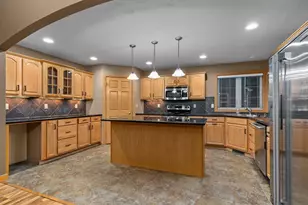 4013 E Benvalley Dr, Appleton, WI 54913 - Photo 5