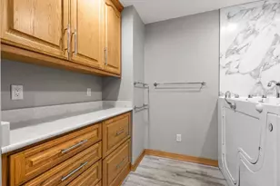 4013 E Benvalley Dr, Appleton, WI 54913 - Photo 17