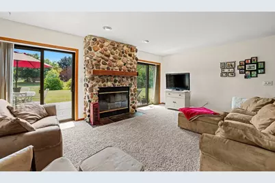 2875 Westmoor Road, Oshkosh, WI 54904 - Photo 9