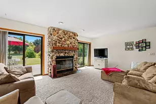 2875 Westmoor Rd, Oshkosh, WI 54904 - Photo 9