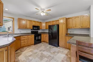 W5174 Kennedy Dr, Fond du Lac, WI 54935 - Photo 5