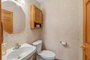 W5174 Kennedy Dr, Fond du Lac, WI 54935 - Photo 9
