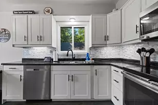 919 E Tennessee Ave, Oshkosh, WI 54901 - Photo 11