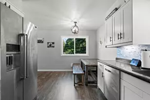 919 E Tennessee Ave, Oshkosh, WI 54901 - Photo 13