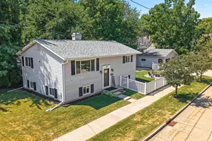 919 E Tennessee Ave, Oshkosh, WI 54901 - Photo 45