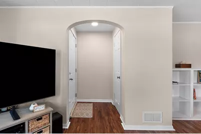 2116 Manitowoc Road, Green Bay, WI 54302 - Photo 7