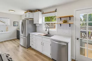 34903 Parkway Dr, Oconomowoc, WI 53066 - Photo 9