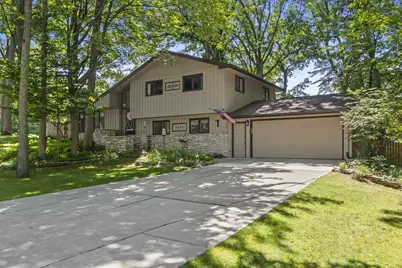 2424 Pinehurst Circle, Green Bay, WI 54302 - Photo 1