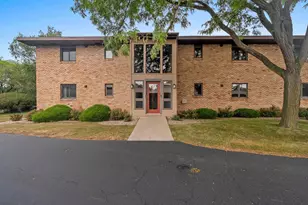 288 Campbell Road, Oshkosh, WI 54902 - Photo 1