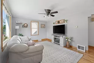 1352 W Commercial St, Appleton, WI 54914 - Photo 3