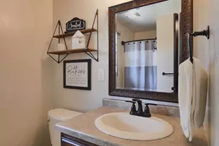 412 Dewey Decker Dr, Green Bay, WI 54313 - Photo 9