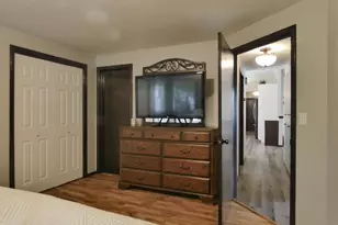 412 Dewey Decker Dr, Green Bay, WI 54313 - Photo 17