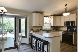 412 Dewey Decker Dr, Green Bay, WI 54313 - Photo 5