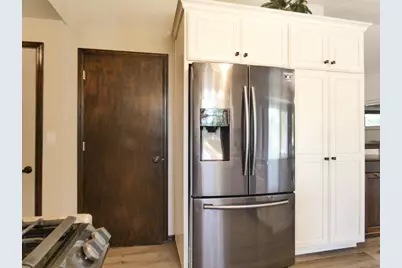 412 Dewey Decker Drive, Green Bay, WI 54313 - Photo 11