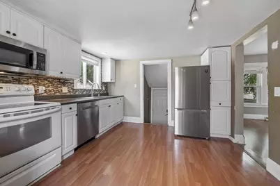 1036 W 5th Avenue, Oshkosh, WI 54902 - Photo 7