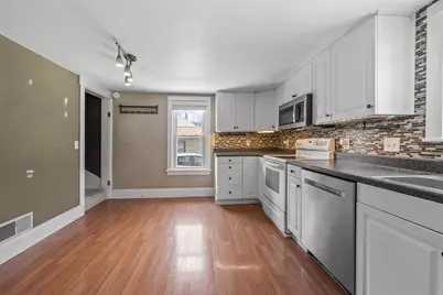 1036 W 5th Avenue, Oshkosh, WI 54902 - Photo 5