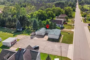435 Swanke St, Edgerton, WI 54486 - Photo 3