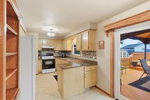 1786 Schaefer Cir, Appleton, WI 54915 - Photo 5