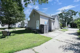 1407 N Main St, Oshkosh, WI 54901 - Photo 3