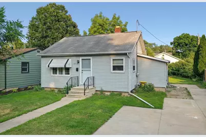 1813 11th Avenue, Green Bay, WI 54304 - Photo 1