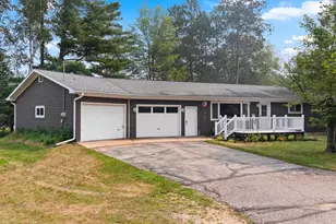 604 Wolf St, Crivitz, WI 54114 - Photo 1