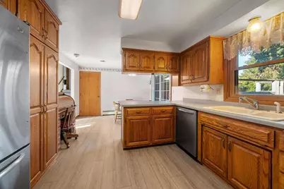 2461 Downy Street, Green Bay, WI 54303 - Photo 7