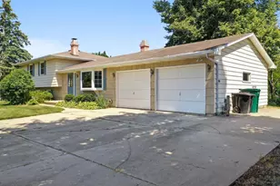 2461 Downy St, Green Bay, WI 54303 - Photo 21