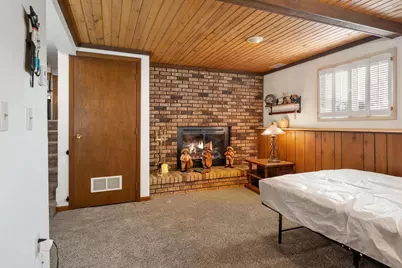 2461 Downy Street, Green Bay, WI 54303 - Photo 9