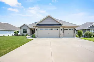 1638 Steiner Ln, Green Bay, WI 54313 - Photo 3