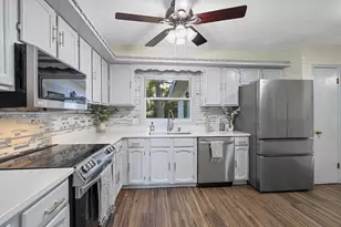 1235 E Murdock Ave, Oshkosh, WI 54901 - Photo 7