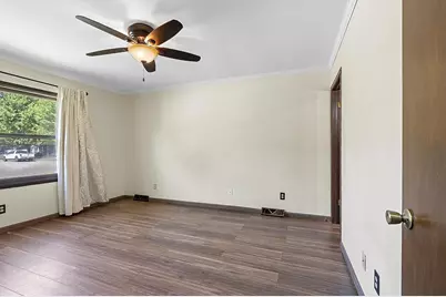1235 E Murdock Avenue, Oshkosh, WI 54901 - Photo 23