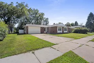 1235 E Murdock Ave, Oshkosh, WI 54901 - Photo 3