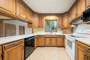1814 Briquelet St, Green Bay, WI 54304 - Photo 13
