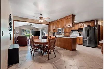 1814 Briquelet Street, Green Bay, WI 54304 - Photo 9