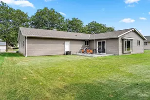 1814 Briquelet St, Green Bay, WI 54304 - Photo 47
