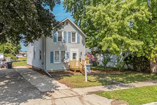 728 W 4th Ave, Oshkosh, WI 54901 - Photo 1