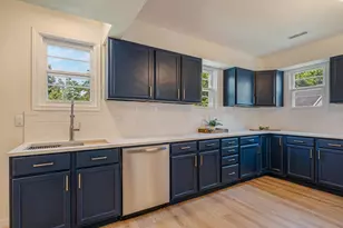 728 W 4th Ave, Oshkosh, WI 54901 - Photo 9