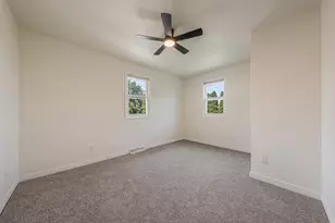 728 W 4th Ave, Oshkosh, WI 54901 - Photo 27