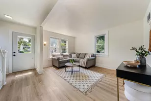 728 W 4th Ave, Oshkosh, WI 54901 - Photo 5