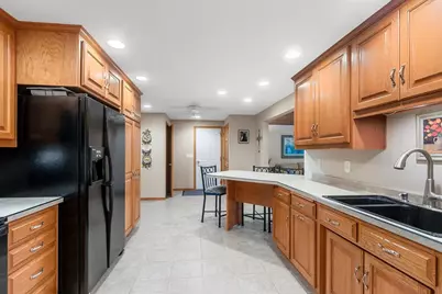 1135 Anchor Street, Green Bay, WI 54313 - Photo 7