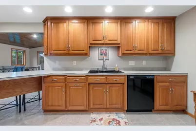 1135 Anchor Street, Green Bay, WI 54313 - Photo 9
