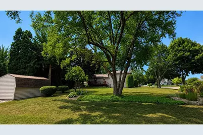 1600 Brentwood Drive, Oshkosh, WI 54904 - Photo 45