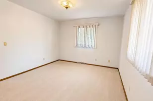 1600 Brentwood Dr, Oshkosh, WI 54904 - Photo 23