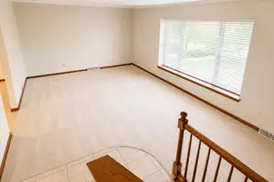 1600 Brentwood Dr, Oshkosh, WI 54904 - Photo 9