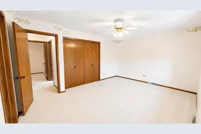 1600 Brentwood Drive, Oshkosh, WI 54904 - Photo 17