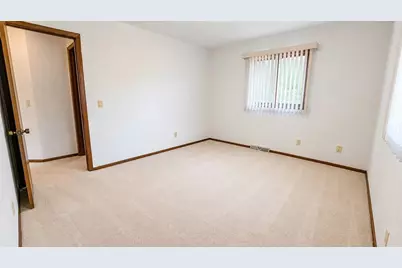 1600 Brentwood Drive, Oshkosh, WI 54904 - Photo 25
